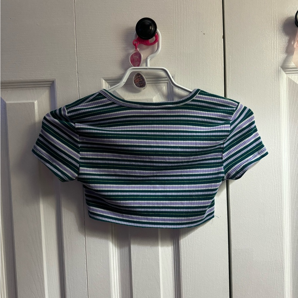 crop top - Picture 2 of 2